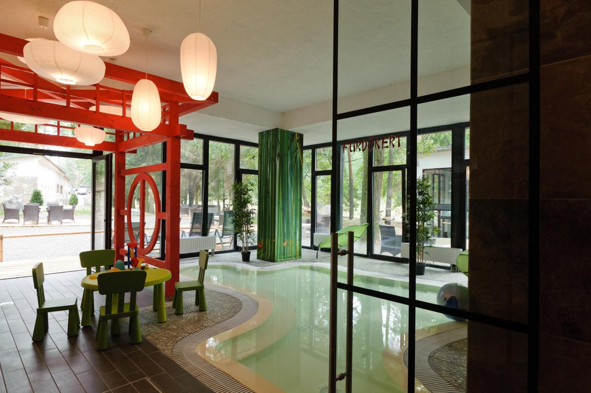 Oxigen Family Hotel Noszvaj Ngoại thất bức ảnh